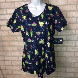 NWT Zoe+Chloe Navy Frog Lilly Pad Short Sleeve Scrub top